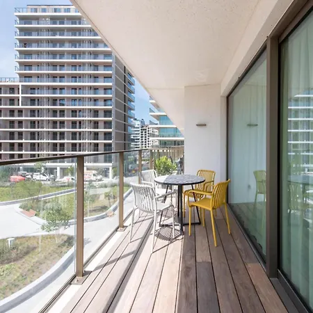 Apartment Pretty With Balcony *