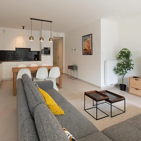 Apartment Pretty With Balcony *