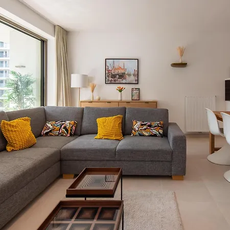 Apartment Pretty With Balcony *