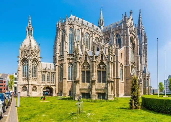 Апартаменты In With Sea Views *