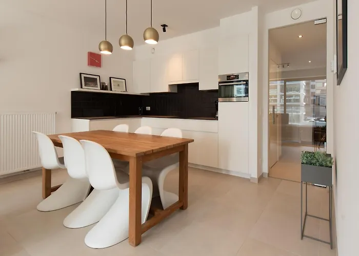 Апартаменты In With Sea Views *